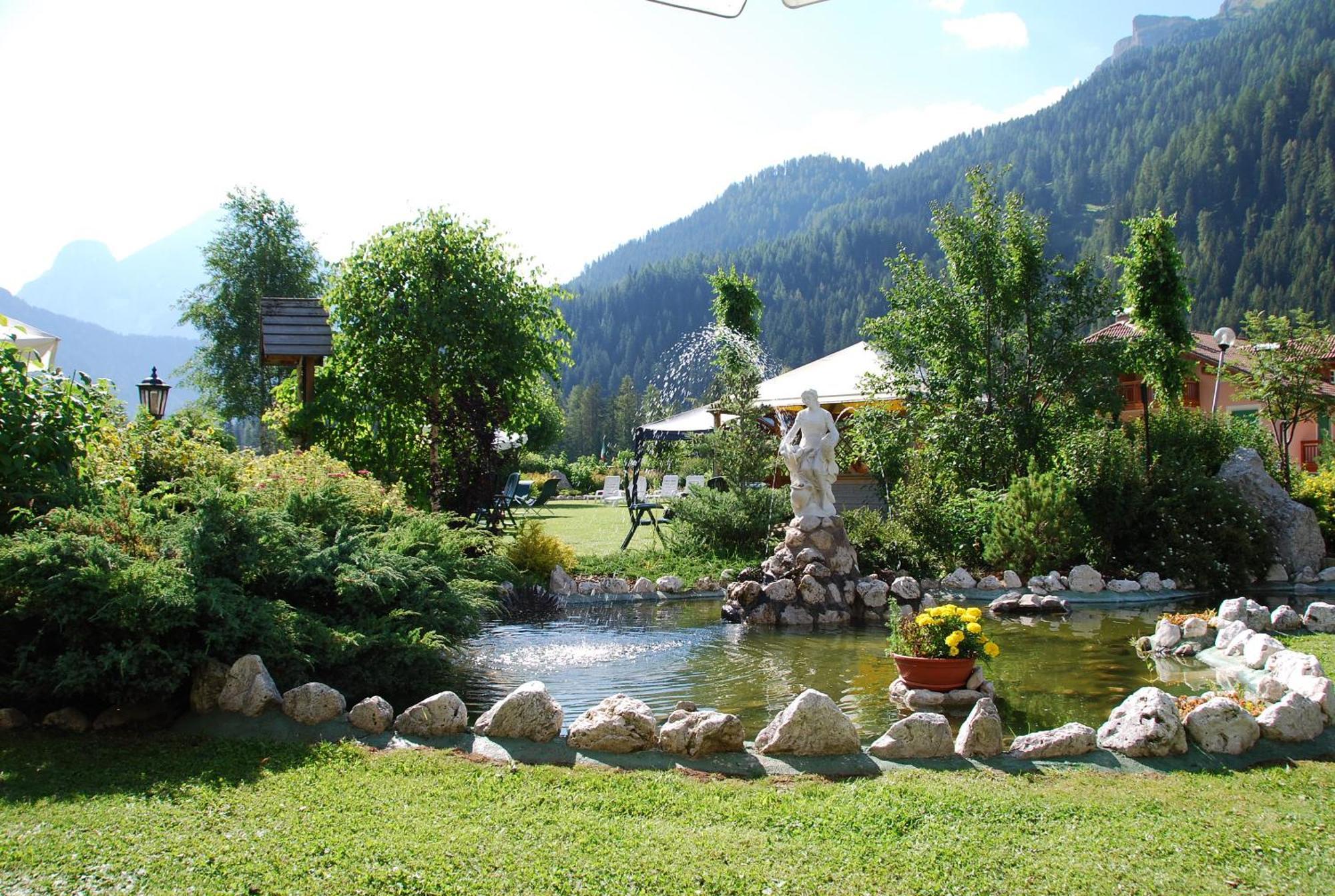 Dolomiten Hotel Irma カナツェーイ エクステリア 写真