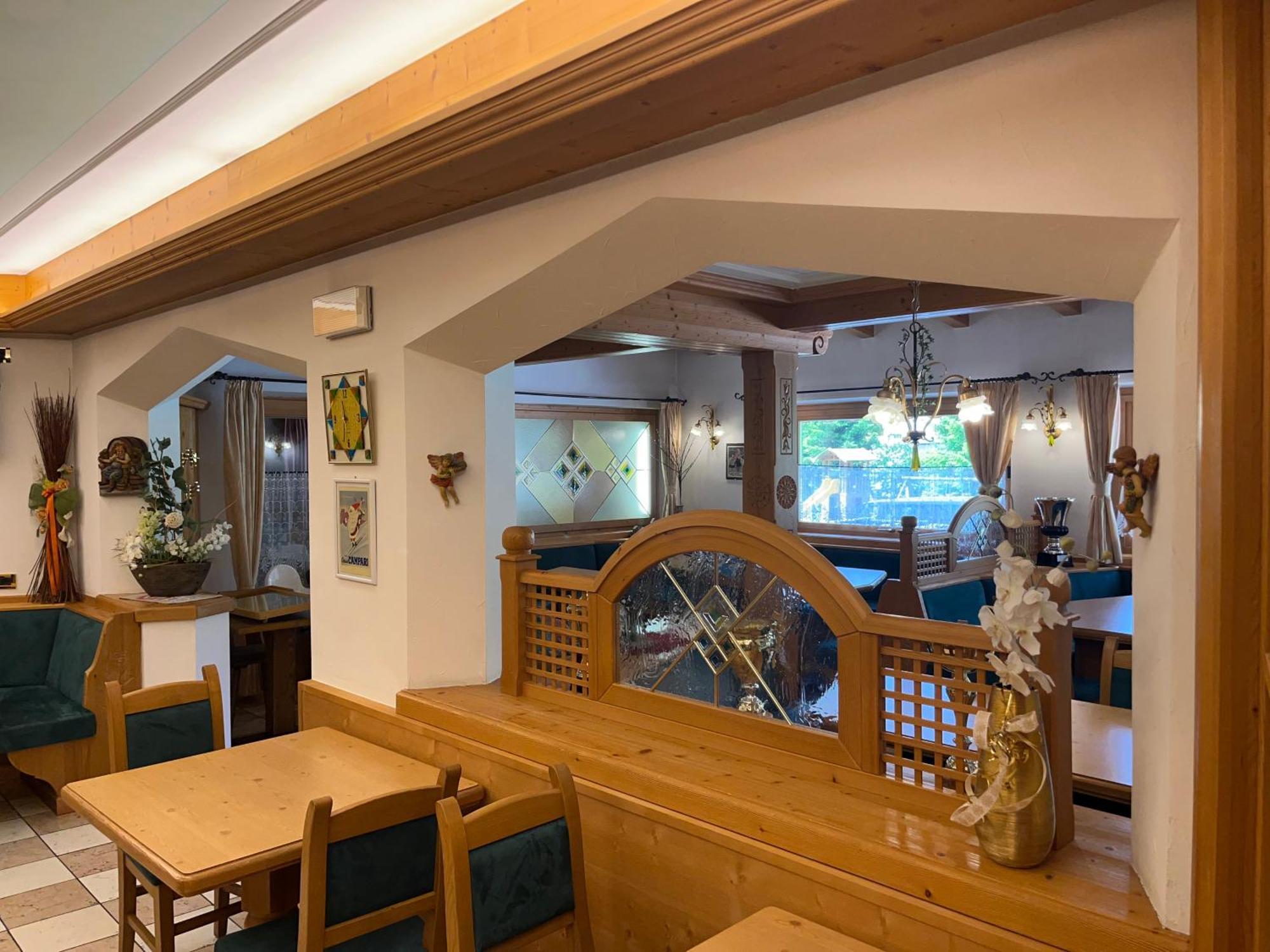 Dolomiten Hotel Irma カナツェーイ エクステリア 写真