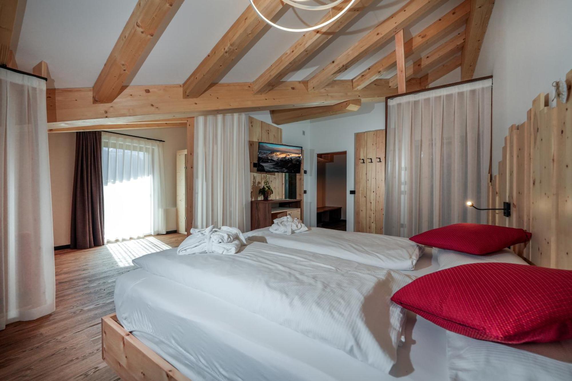 Dolomiten Hotel Irma カナツェーイ エクステリア 写真
