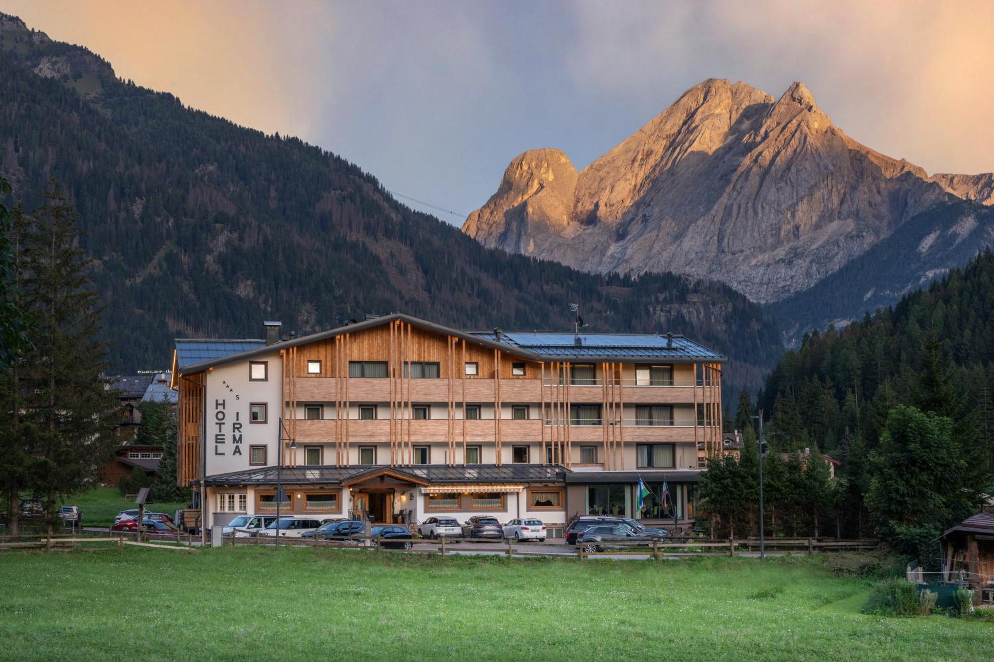 Dolomiten Hotel Irma カナツェーイ エクステリア 写真